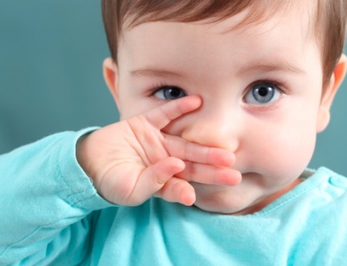 ¿Cómo combatir los mocos en niños pequeños?