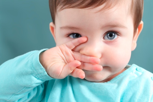 combatir los mocos en niños pequeños